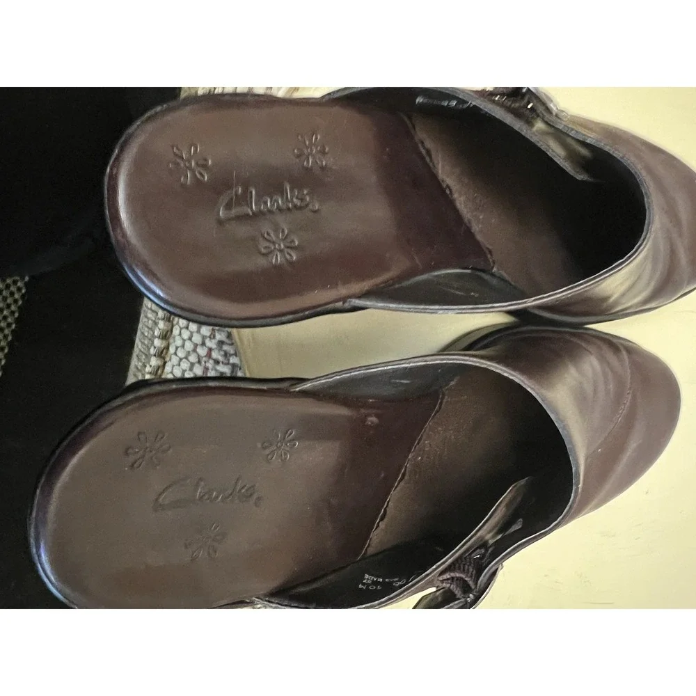 Clarks Slide Clogs Womens Sz 10 Dark-Brown Leather 2-Buckle Slip-On Mules Bendy